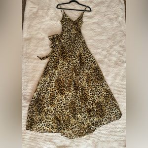 VINTAGE Reformation leopard print maxi dress in mint condition 🐆